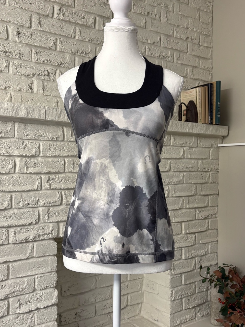 Lululemon Scoop Neck Tank Black White Coal Tinted Canvas Size 6 - Picture 1 of 7